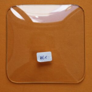 Oud vierkant bol glas, 86x86 mm.