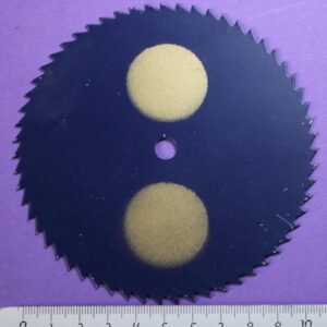mn-5 Metalen maanschijf met gestileerde manen op blauwe achtergrond 112 mm