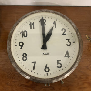 Vintage AEG klok, electrisch, 31 cm