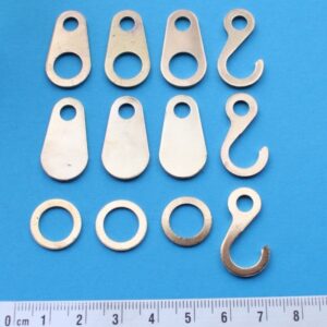 Set messing haken, ogen, eindstukken en ringen voor schakkelketting (20-23).